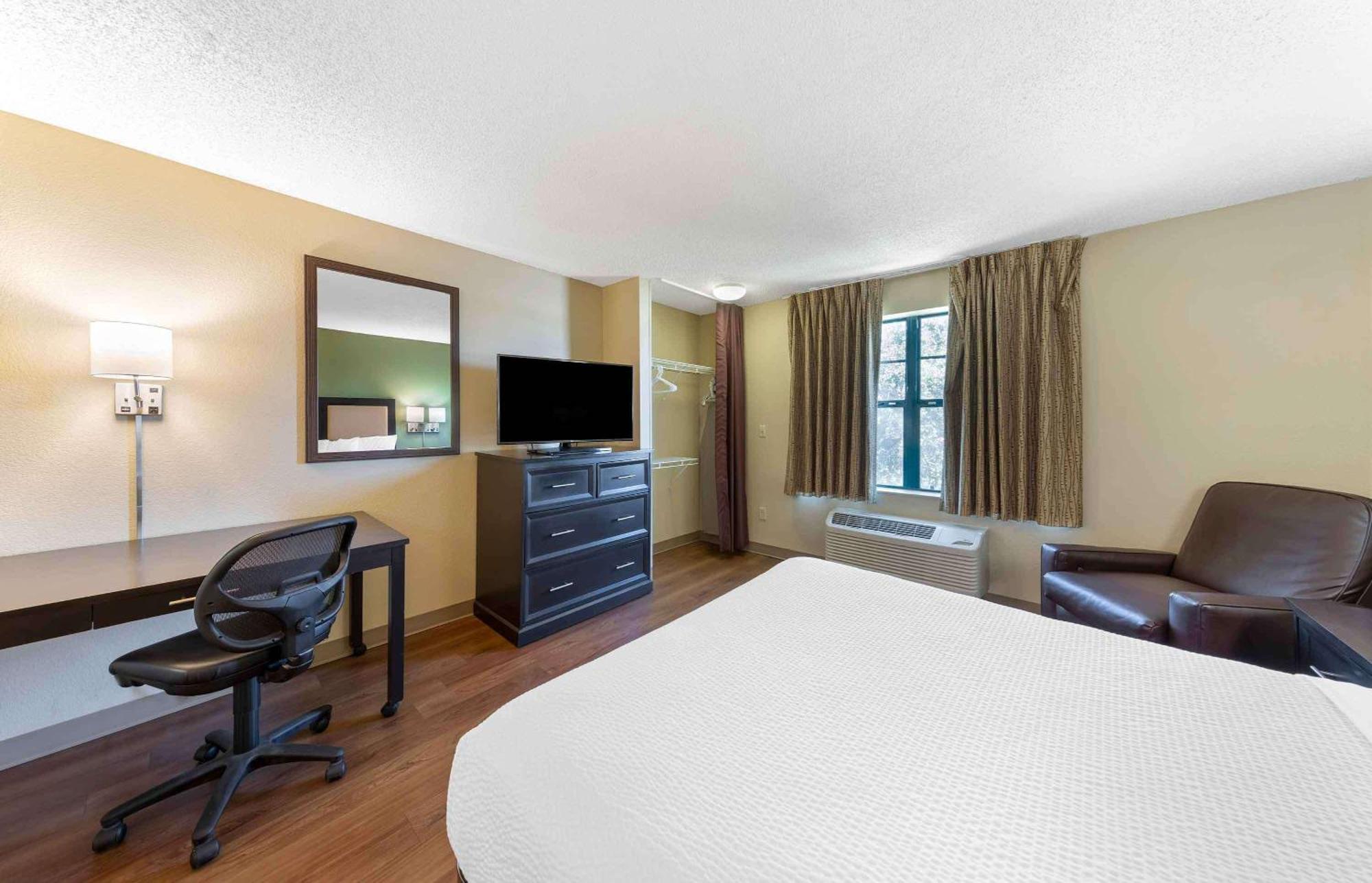 Extended Stay America Select Suites - Chicago - Naperville - West Ngoại thất bức ảnh